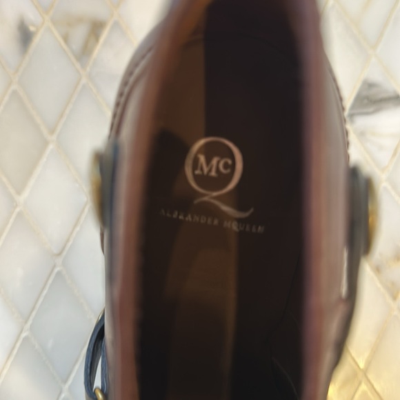 RARE Alexander McQueen booties with zipper.New, never worn! Soft Burgundy/black - Picture 4 of 5